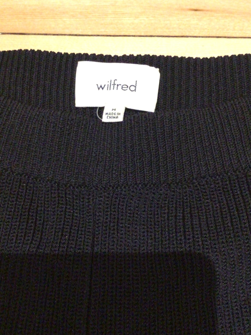 Wilfred Black knit Women's Shorts effortless Chic Minimalist Essential - Picture 2 of 7